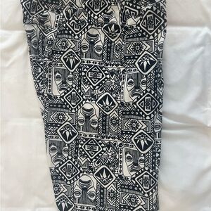LuLaRoe Tall and curvy leggings-Disney Snow White Queen